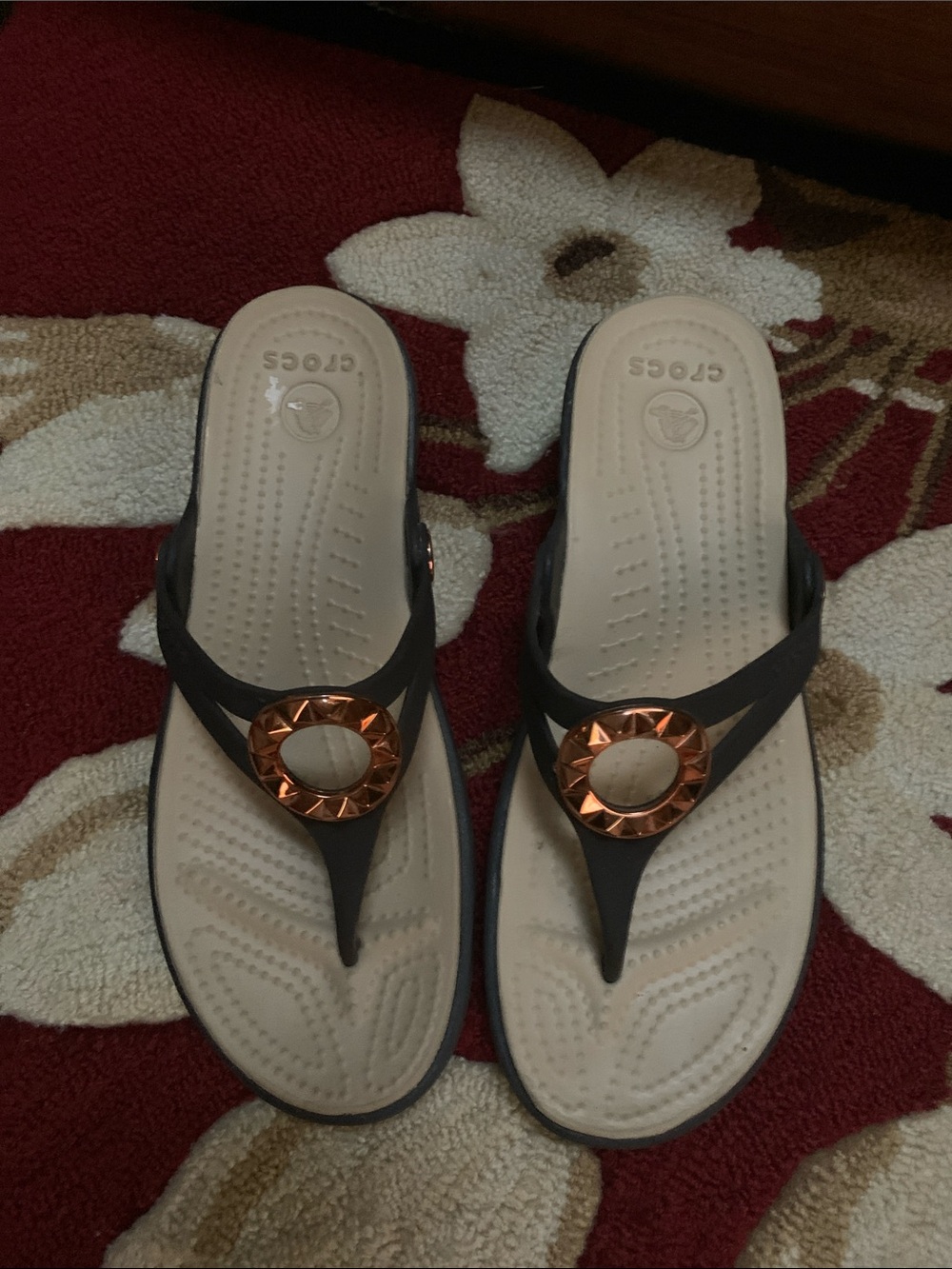 CROCS Women's Thong Sandals with Beige Footbed and Rose Gold Accent